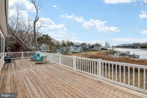 Exterior - 5918 Sneed Dr, Deale, MD 20751 photo 2 of 7