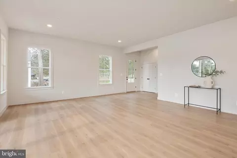 Living - 5918 Sneed Dr, Deale, MD 20751 photo 1 of 3