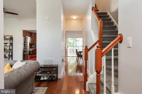 Entry Way - 2333 Manomet Ct, Crofton, MD 21114 photo 2 of 3