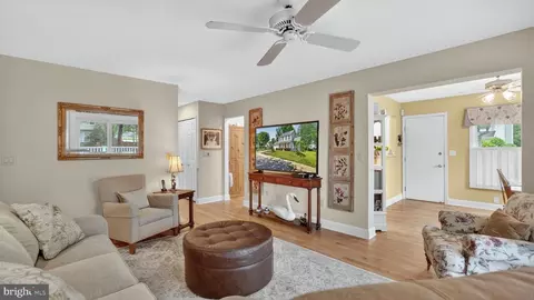 Entry Way - 317 Canterfield Rd, Annapolis, MD 21403 photo 6 of 14
