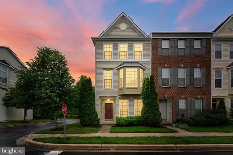 1056 Pipistrelle Ct, Odenton, MD 21113