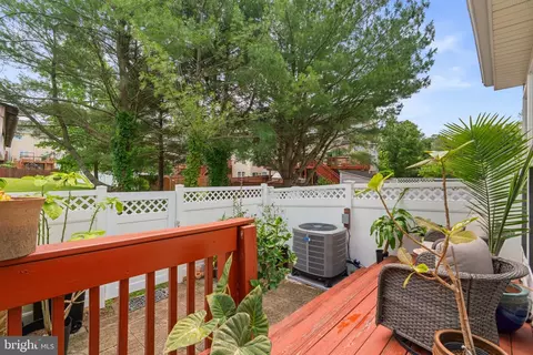 Exterior - 8119 Gray Stone Ln, Pasadena, MD 21122 photo 4 of 7