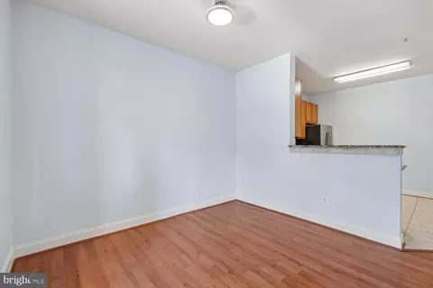 Living - 816 Estuary Dr, Odenton, MD 21113 photo 5 of 7