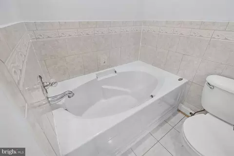 Bath - 816 Estuary Dr, Odenton, MD 21113 photo 2 of 3