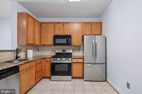Kitchen - 816 Estuary Dr, Odenton, MD 21113 photo 2 of 2
