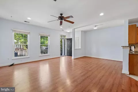 Living - 816 Estuary Dr, Odenton, MD 21113 photo 3 of 7