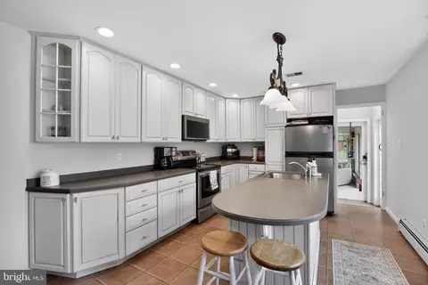 Kitchen - 4 Gray Dr, Pasadena, MD 21122 photo 1 of 1