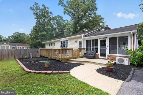 Exterior - 4 Gray Dr, Pasadena, MD 21122 photo 3 of 9