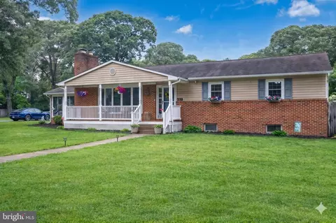 4 Gray Dr, Pasadena, MD 21122