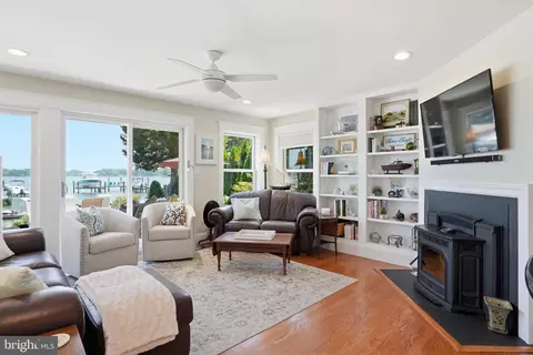 Living - 4923 E Chalk Point Rd, West River, MD 20778 photo 1 of 2