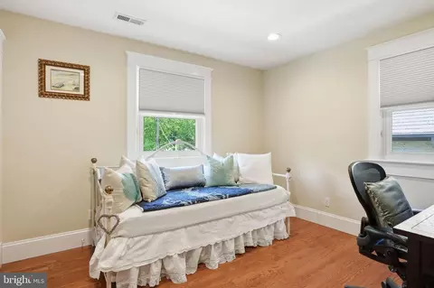 Bedroom - 4923 E Chalk Point Rd, West River, MD 20778 photo 4 of 4