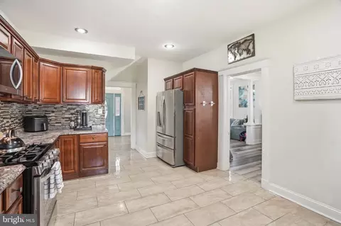 300 Townsend Ave, Baltimore, MD 21225 photo 13