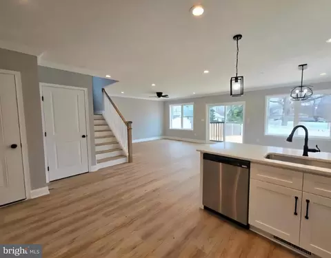 259 Arundel Rd, Pasadena, MD 21122