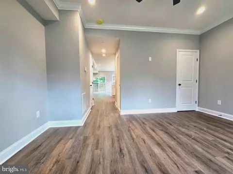 Entry Way - 259 Arundel Rd, Pasadena, MD 21122 photo 2 of 5