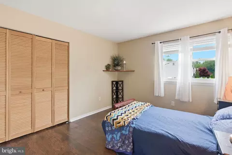Bedroom - 1071 Kings Rd, Pasadena, MD 21122 photo 3 of 6