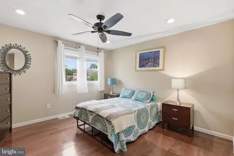 Bedroom - 1071 Kings Rd, Pasadena, MD 21122 photo 1 of 6