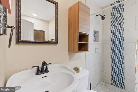 Bath - 1071 Kings Rd, Pasadena, MD 21122 photo 1 of 4