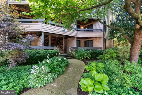 15 President Point Dr #B2, Annapolis, MD 21403