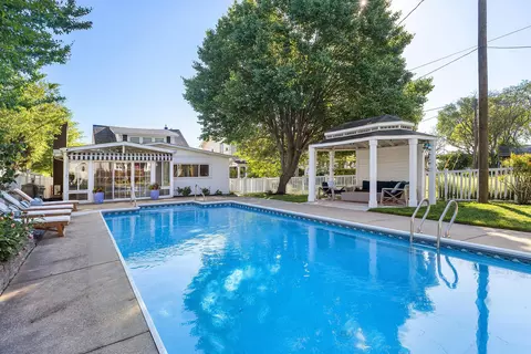 Exterior - 241 Edgewater Dr, Edgewater, MD 21037 photo 8 of 10