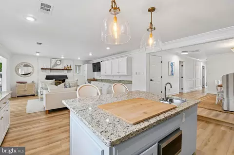 Kitchen - 241 Edgewater Dr, Edgewater, MD 21037 photo 2 of 4