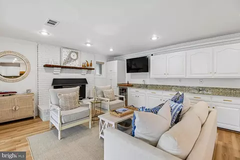 Living - 241 Edgewater Dr, Edgewater, MD 21037 photo 3 of 4