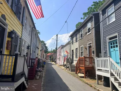 34 Pinkney St, Annapolis, MD 21401