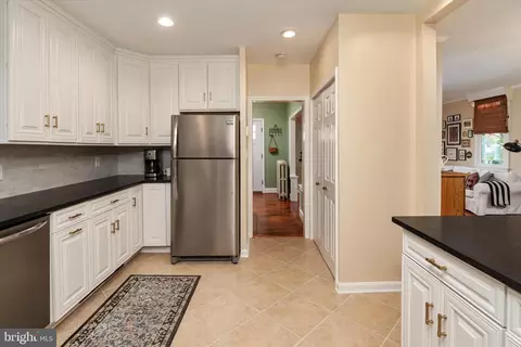 Entry Way - 7 German St, Annapolis, MD 21401 photo 3 of 5