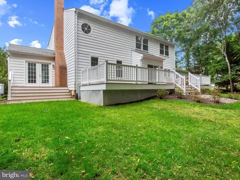 Exterior - 527 Post Oak Rd, Annapolis, MD 21401 photo 5 of 7