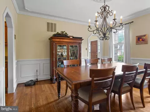 Dining - 527 Post Oak Rd, Annapolis, MD 21401 photo 2 of 3