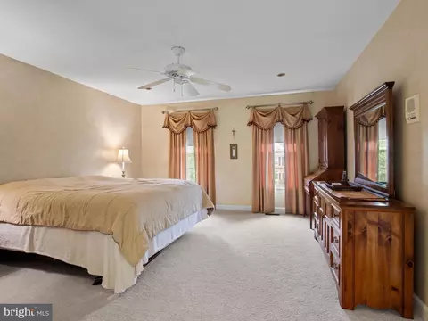 Bedroom - 527 Post Oak Rd, Annapolis, MD 21401 photo 2 of 6