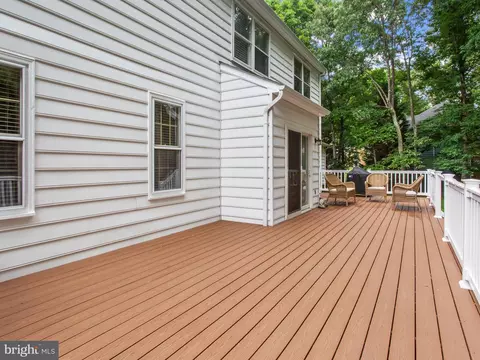 Exterior - 527 Post Oak Rd, Annapolis, MD 21401 photo 3 of 7