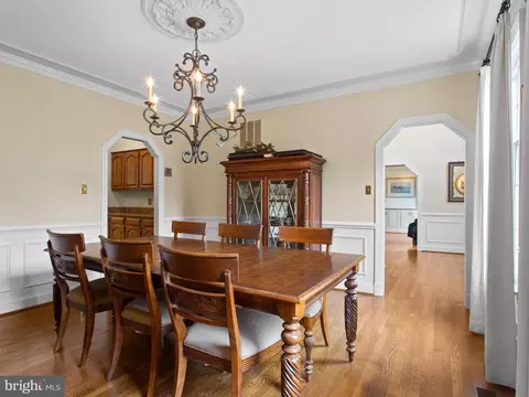Dining - 527 Post Oak Rd, Annapolis, MD 21401 photo 1 of 3