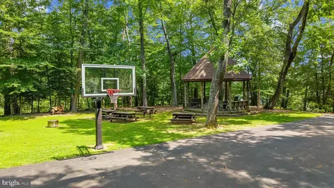 Exterior - 527 Post Oak Rd, Annapolis, MD 21401 photo 4 of 7