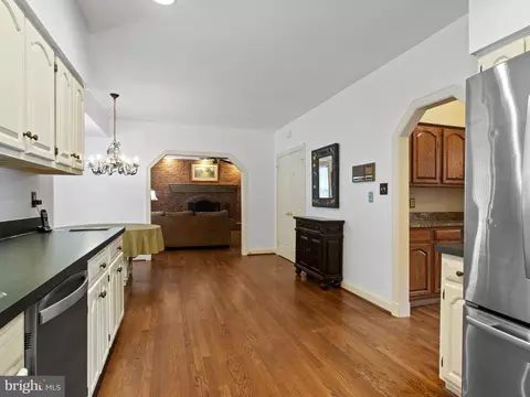 Kitchen - 527 Post Oak Rd, Annapolis, MD 21401 photo 2 of 2