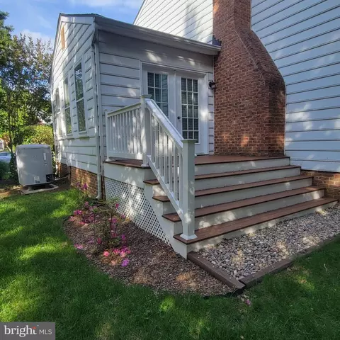 Exterior - 527 Post Oak Rd, Annapolis, MD 21401 photo 2 of 7