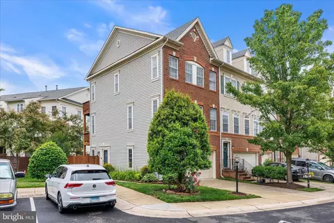 Exterior - 2481 Cheyenne Dr, Gambrills, MD 21054 photo 2 of 8