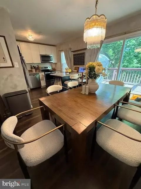Dining - 8692 Scorton Harbour, Pasadena, MD 21122 photo 2 of 2