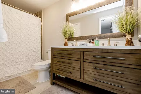 Bath - 8692 Scorton Harbour, Pasadena, MD 21122 photo 2 of 3