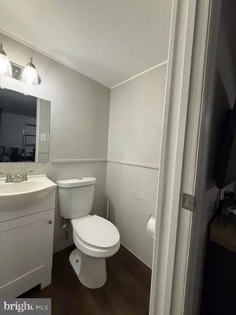 Bath - 8692 Scorton Harbour, Pasadena, MD 21122 photo 3 of 3
