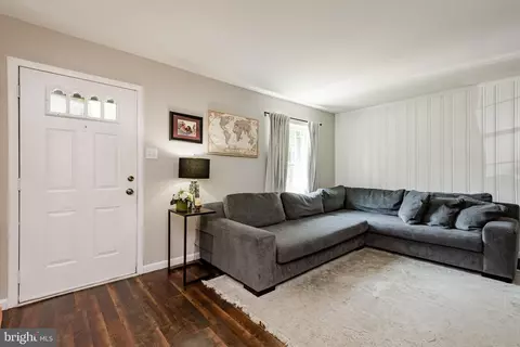 Entry Way - 8692 Scorton Harbour, Pasadena, MD 21122 photo 3 of 5