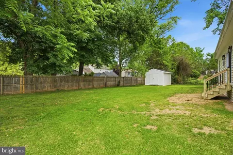 Exterior - 3615 2nd Ave, Edgewater, MD 21037 photo 5 of 6