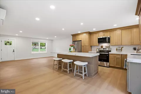 Kitchen - 3615 2nd Ave, Edgewater, MD 21037 photo 3 of 8