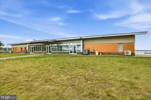 Exterior - 3615 2nd Ave, Edgewater, MD 21037 photo 6 of 6