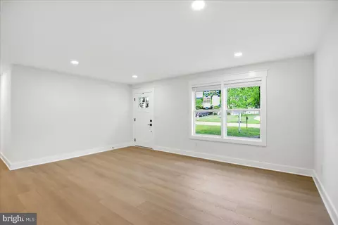 Living - 3615 2nd Ave, Edgewater, MD 21037 photo 2 of 2