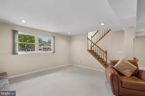 Living - 809 Brechin Garth Garth, Arnold, MD 21012 photo 3 of 6