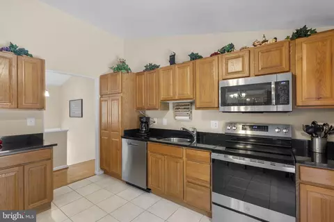 Kitchen - 809 Brechin Garth Garth, Arnold, MD 21012 photo 5 of 5
