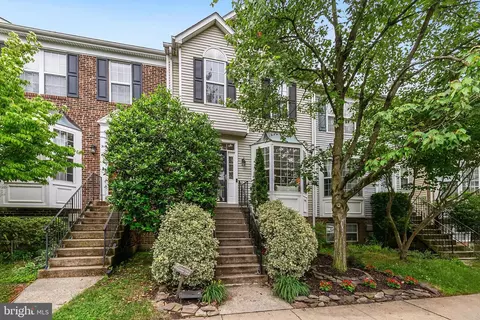 2505 Lesh Ct, Crofton, MD 21114