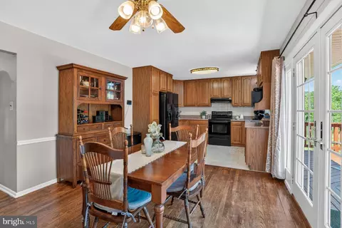 Dining - 1518 Ridgely Dr, Edgewater, MD 21037 photo 1 of 3