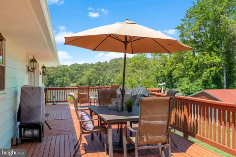 Exterior - 1518 Ridgely Dr, Edgewater, MD 21037 photo 7 of 12