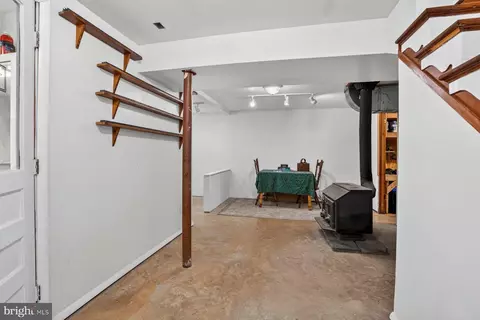 Entry Way - 1518 Ridgely Dr, Edgewater, MD 21037 photo 3 of 3